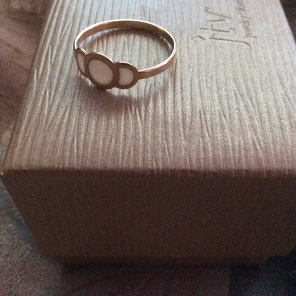 10 K GOLD RING - Picture 2 of 3
